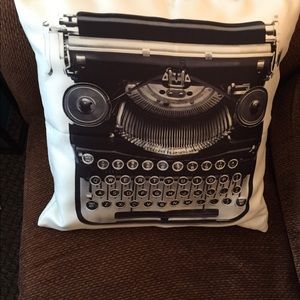 VINTAGE TYPEWRITER THROW PILLOW COVER & PILLOW INSERT